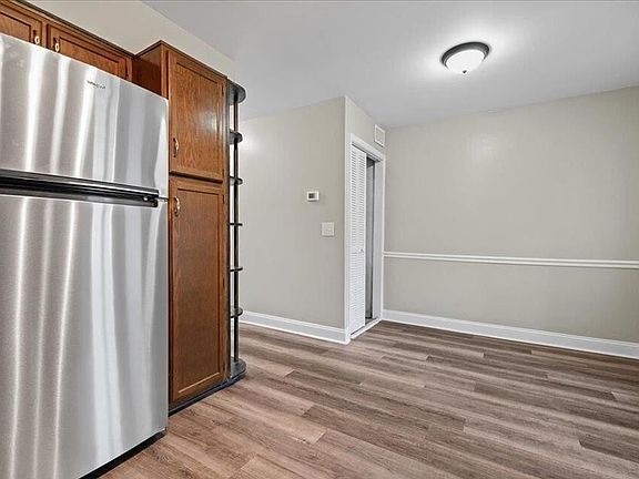4th image of 731 Coventry Ln APT D