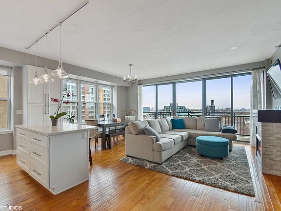 2nd image of 5 E 14th Pl APT 808
