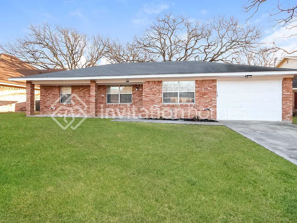 107 Lincoln Ln