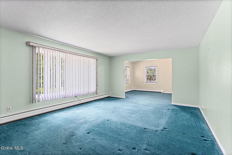 5th image of 17 Huntington Parkway