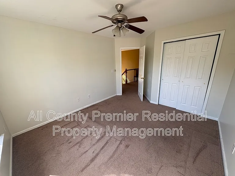 74 Oxford Ct — Photo 9