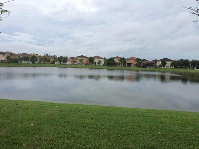 2nd image of 731 Cresta Cir