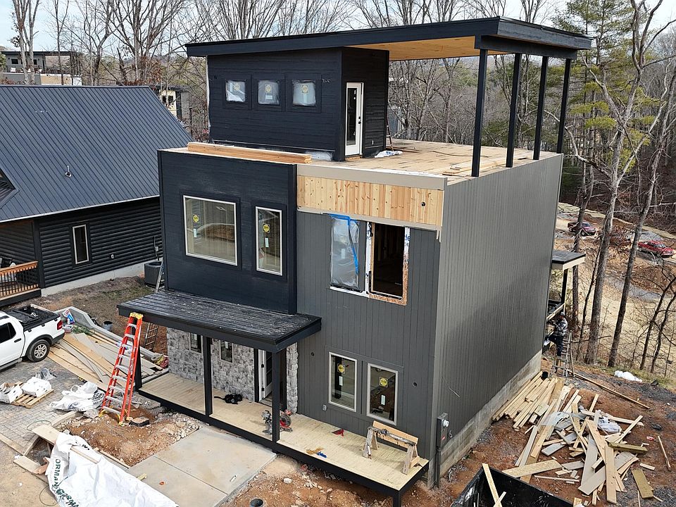 1st image of 584 Warbonnet Way
