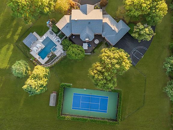 2nd image of 7 Woodland Rd