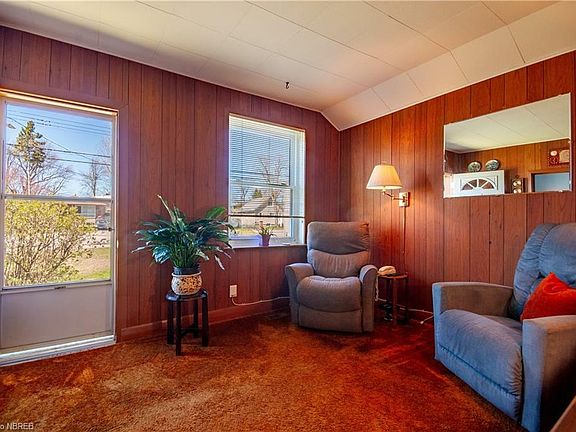 3rd image of 508 Lakeshore Dr