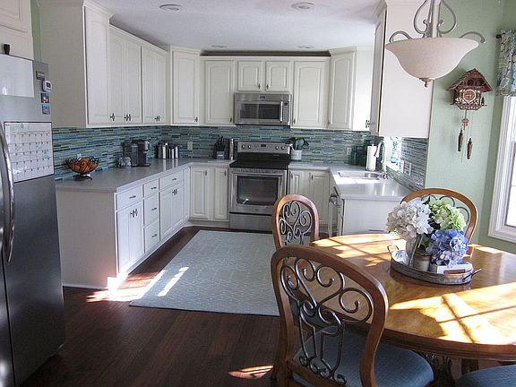 2nd image of 2301 James St
