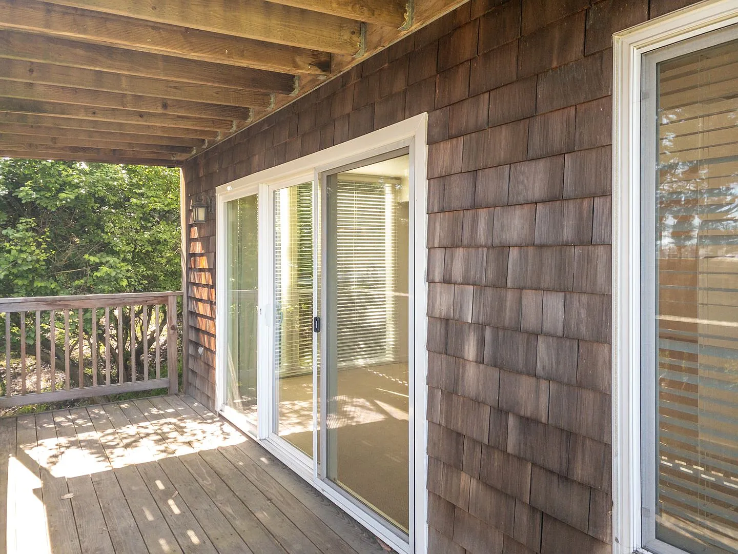 2br/1ba Covered Parking + W/D + Deck + Views Progressive — Photo 4