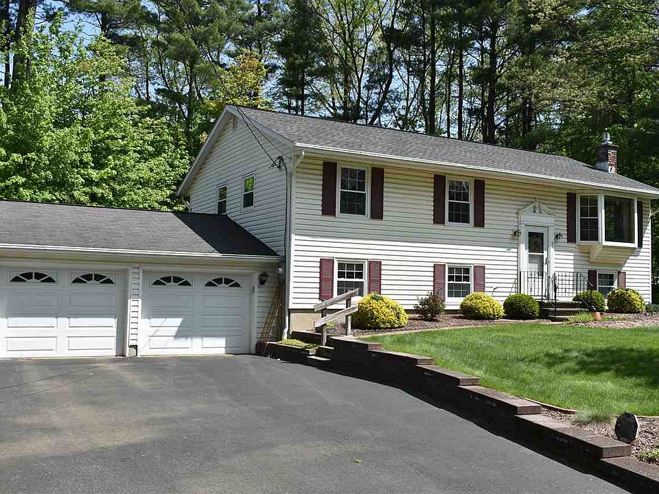 1st image of 7 Teakwood Dr
