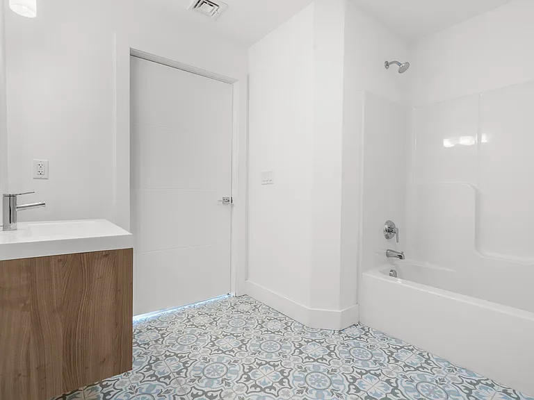 245 E Main St #10 — Photo 21