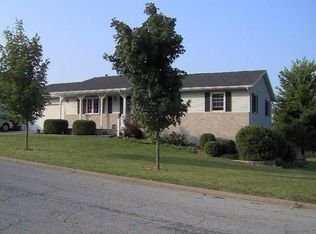 900 Cedar Ct, Gridley, IL 61530