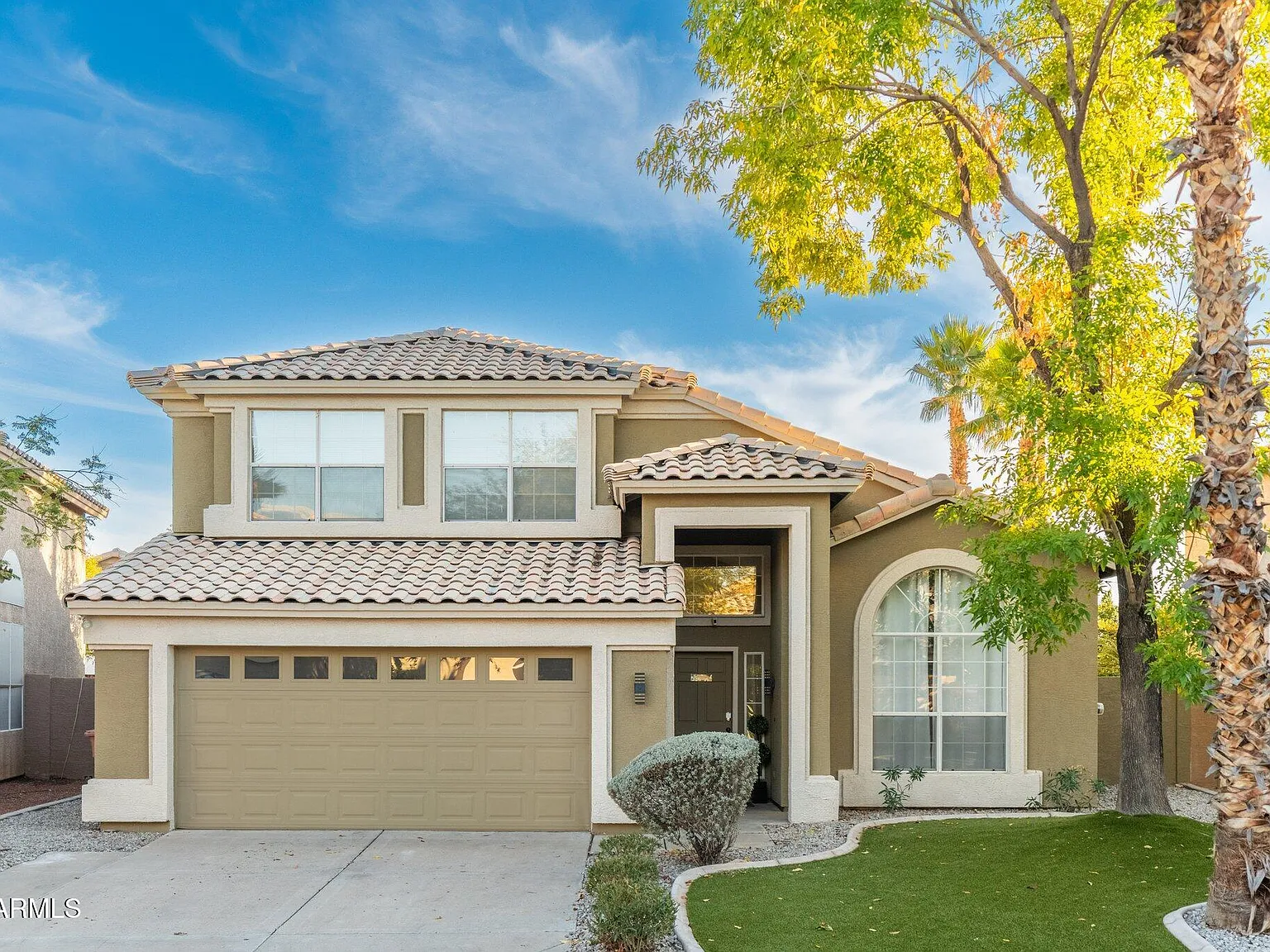 4 bed, 2.5 bath, 2348 sqft, $10,000 — Photo 1