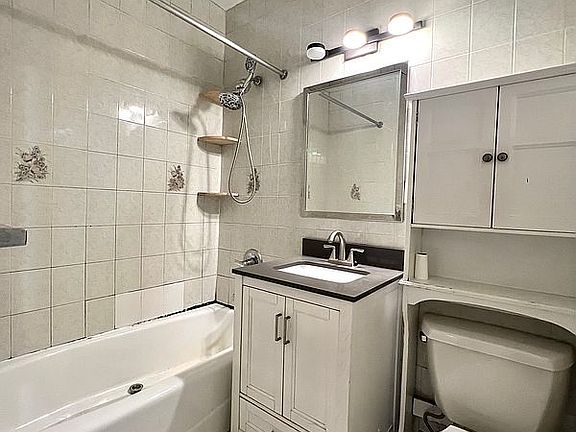 3rd image of 167 Sands St APT 118