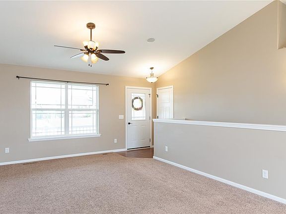 3rd image of 405 Endeavor Ave