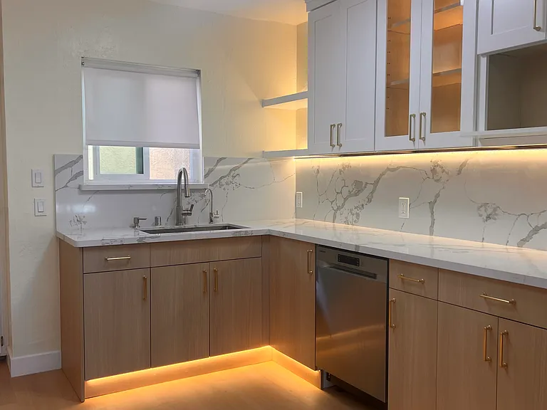 126 Margaret Ave — Photo 2