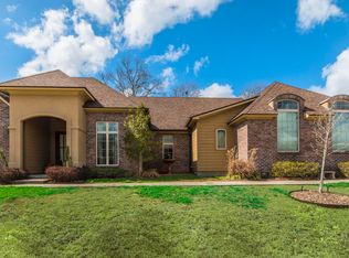 135 Heathwood Dr, Broussard, LA 70518