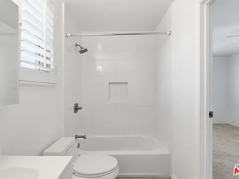 2752 Guirado St — Photo 12