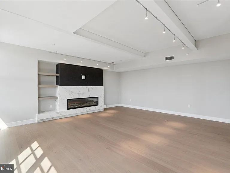 50 N Main St #302 — Photo 13