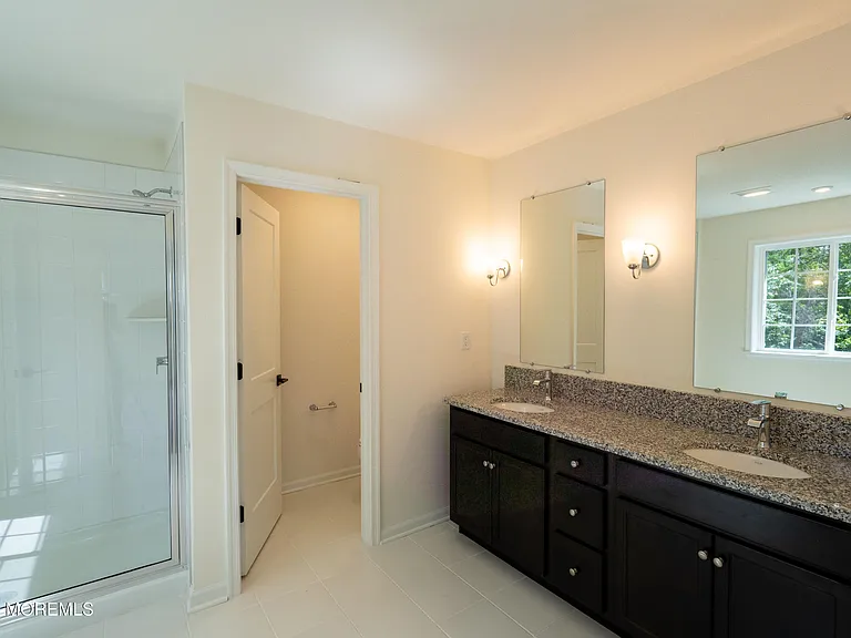 301 Holland Dr — Photo 35