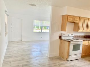 210 E Ilex Dr, Lake Park, FL 33403