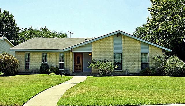 1st image of 2620 Lemmontree Ln