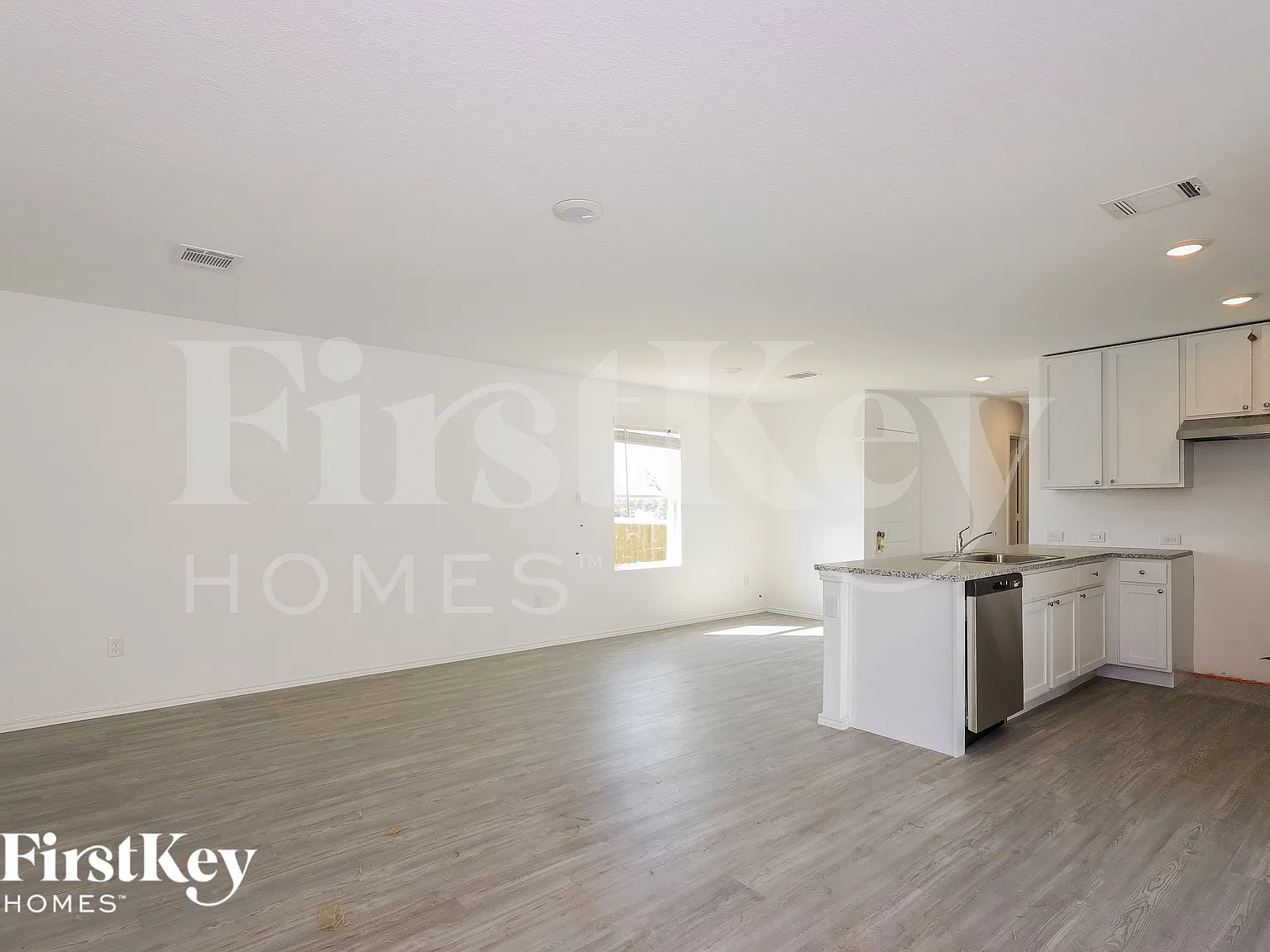3 bed, 2.0 bath, 1018 sqft, $1,420 — Photo 4