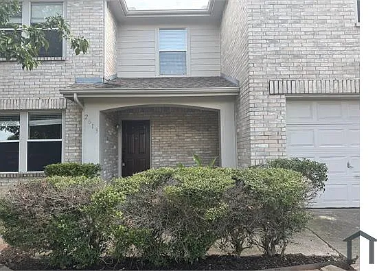 4 bed, 2203 sqft, $3,200 — Photo 3