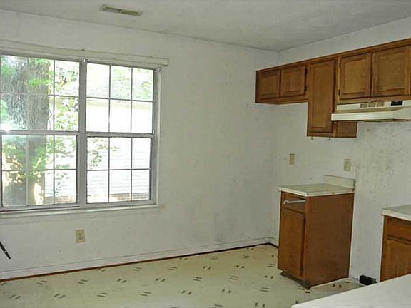 3rd image of 138 Mallard Dr