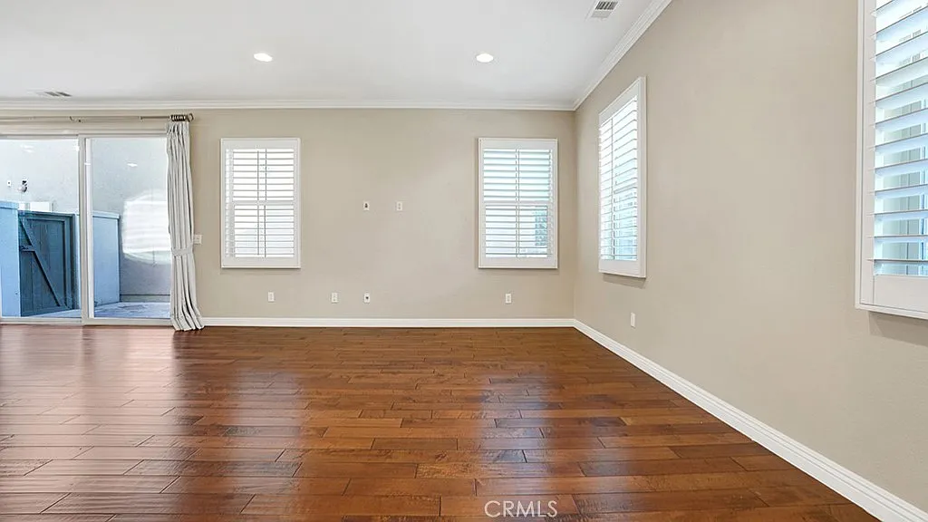 3 bed, 2.5 bath, 1790 sqft, $4,750 — Photo 4