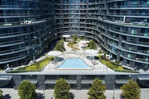 Edgewater Dr Photo 1