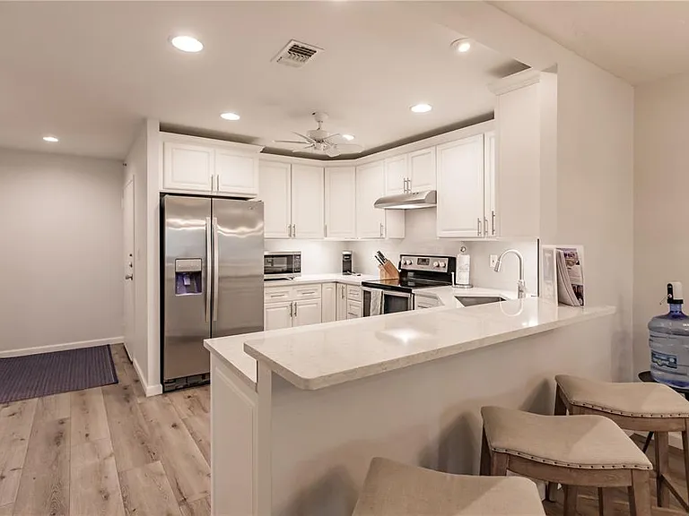 1200 E Peppertree Ln #303 — Photo 8