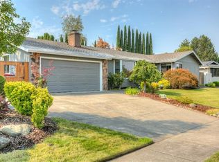 2858 Pennington Dr, Medford, OR 97504
