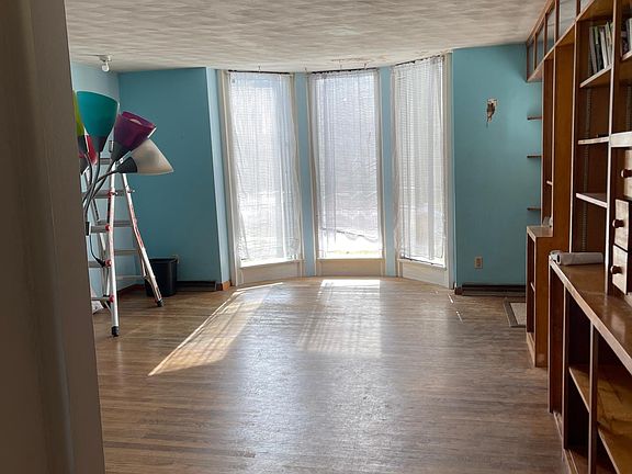 4th image of 603 Grant St #2