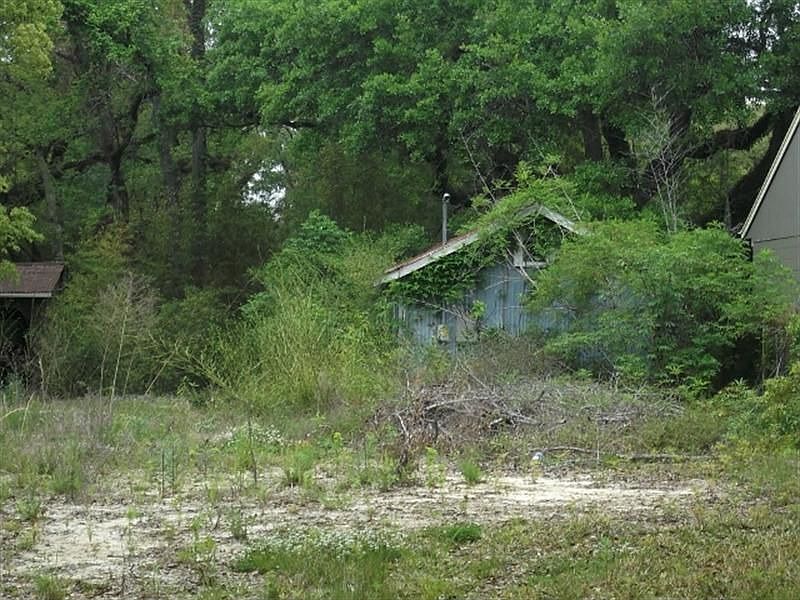 2nd image of 436 W Hall Ave