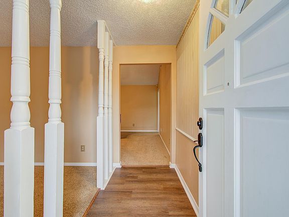 2nd image of 6926 Fox Knoll Ln