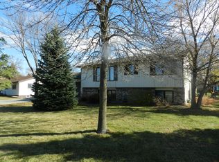 457 Sunset Dr, Jordan, MN 55352