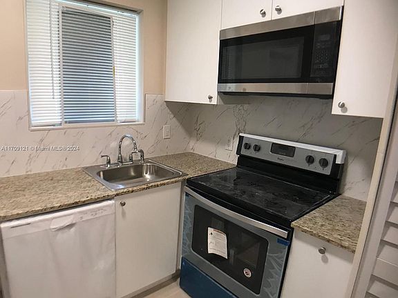 4th image of 1085-1087 NW 52nd St