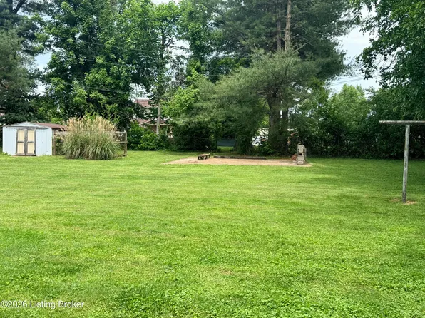 330 Stringer Ln, Mount Washington, KY 40047