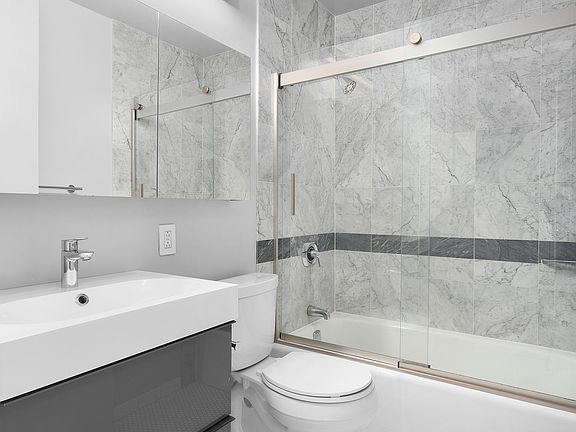 5th image of 236 E 47th St APT 10F