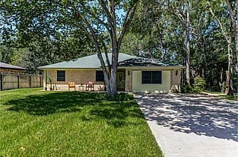 1st image of 812 Braeswood Cir