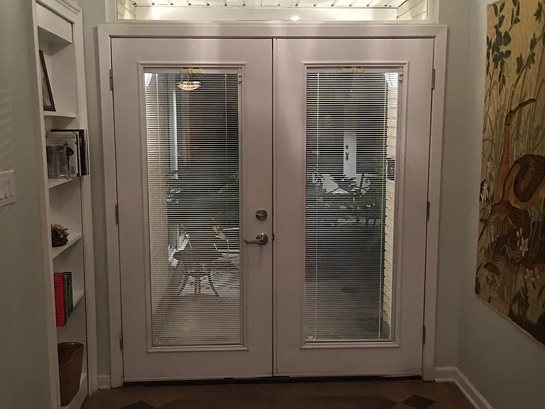6360 Sevenoaks Ave — Photo 3