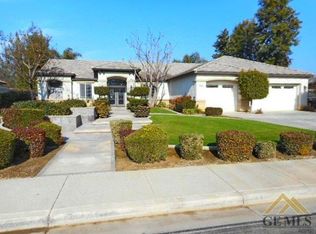9110 Lake Victoria Dr, Bakersfield, CA