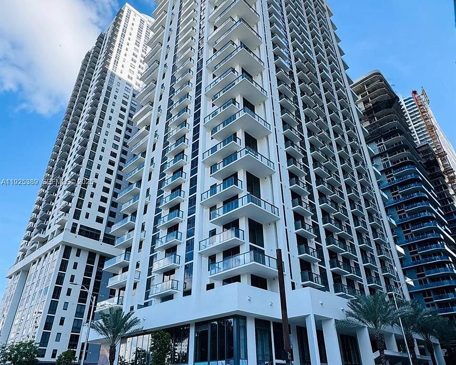 1st image of 11 NE 6th 2813 Miami #2813