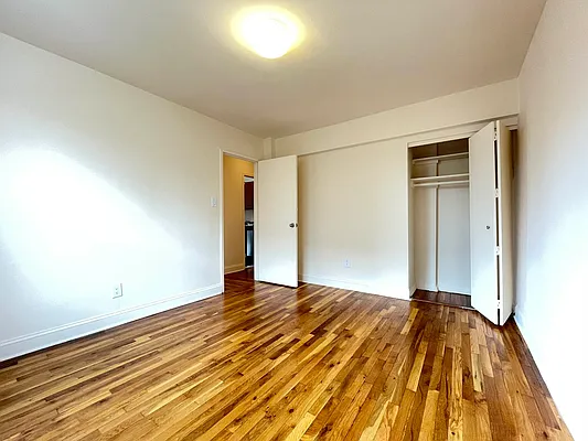 Rented by Kew Forest Realty Inc | media 8