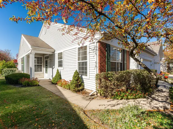 1521 Waterside Dr, Dekalb, IL 60115