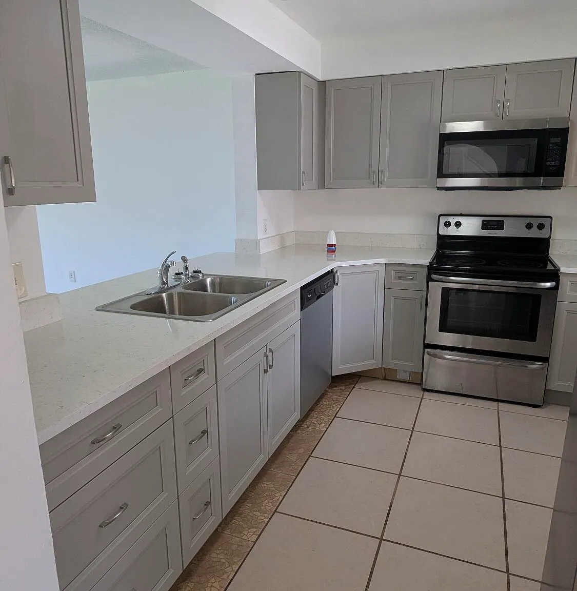 3 bed, 1.5 bath, 1413 sqft, $1,750 — Photo 4