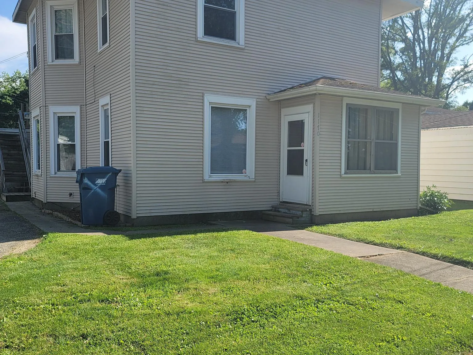 1170 W Hickory St — Photo 2