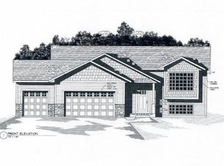 314 E Cheyenne St, Roberts, WI 54023