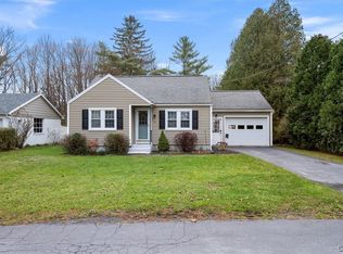 2 Morris Cir, New Hartford, NY 13413