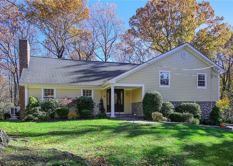 1st image of 9 Laurel Ln