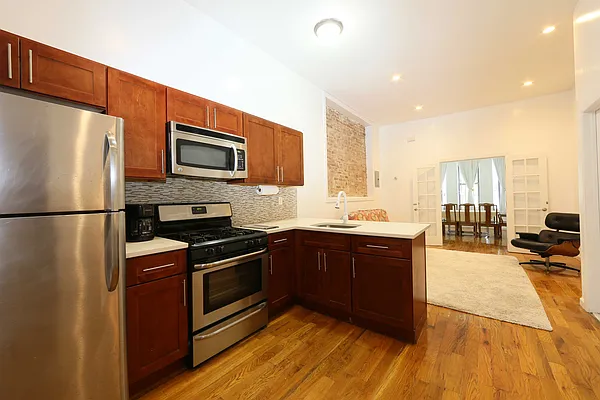 Sold by Rand Realty NY | media 6